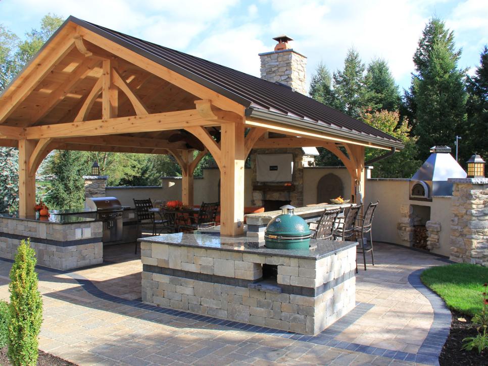 Outdoor Kitchens and Bars HGTV